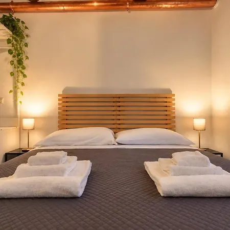 Bulagaio - Cozy Beams Near Old Town Apartment *